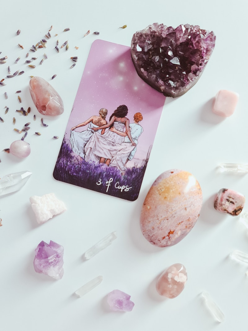 Tarot and crystals — Spiritual Coaching with EL Academy